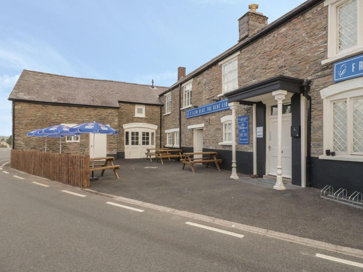 The Blue Lion Hotel Cynwyd Bagian luar foto